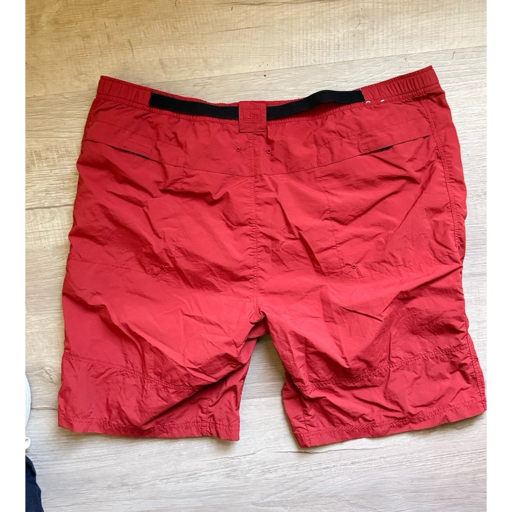 REI Adult Mens Nylon Shorts XXL Belted Crimson Outdoor Hiking Trail Belted